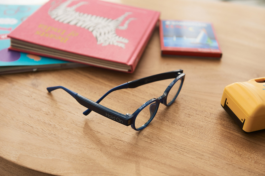 Ai/Glasses by Hold On